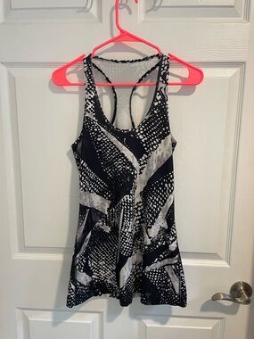 Lululemon racerback tank size 8